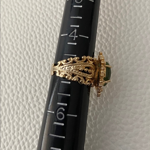 Vintage Gold and Green Women's Ring size 5 - Picture 2 of 4